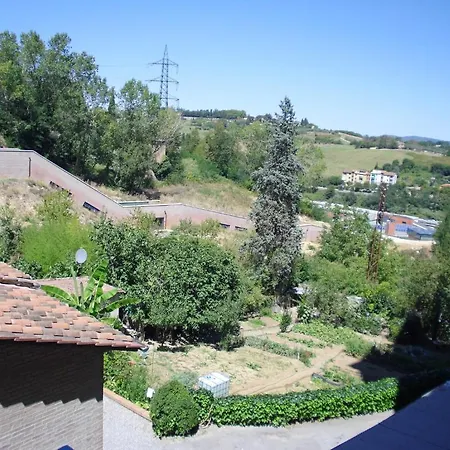 לינה וארוחת בוקר Vacanze Senesi 3*