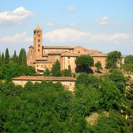Vacanze Senesi לינה וארוחת בוקר סיינה
